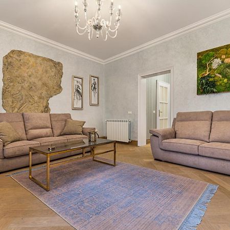 Krone Apartment Braşov Esterno foto