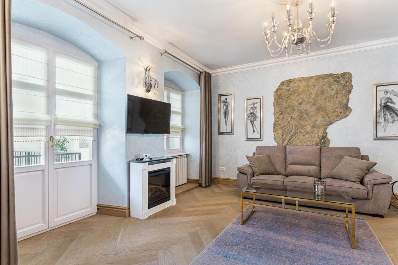 Krone Apartment Braşov Esterno foto