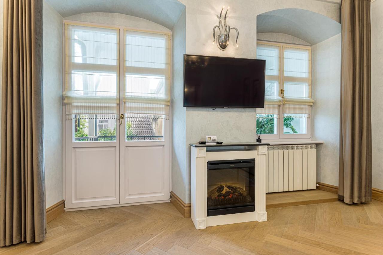Krone Apartment Braşov Esterno foto