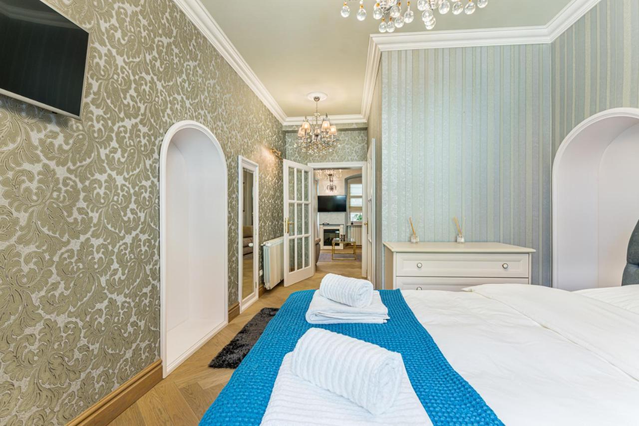 Krone Apartment Braşov Esterno foto