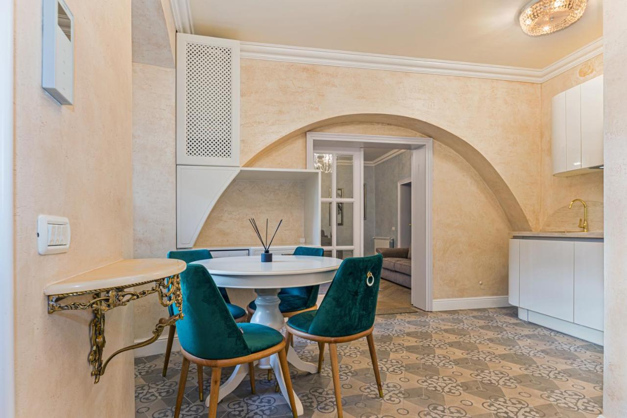 Krone Apartment Braşov Esterno foto